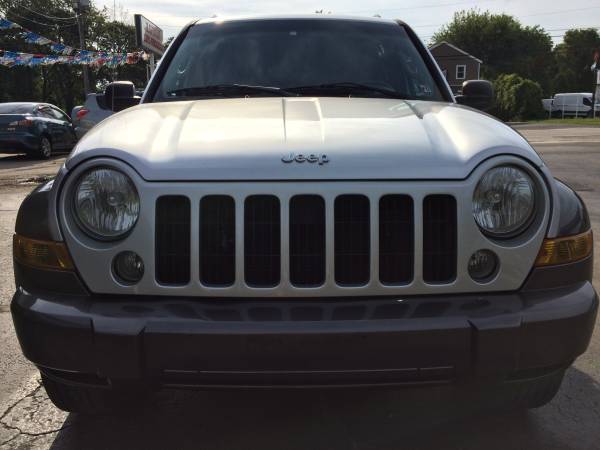 2006 Jeep Liberty 4x4 LOW MILES!! No Rust Here!! for sale in Painesville , OH – photo 4