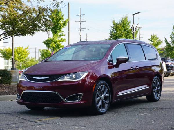 2018 Chrysler Pacifica Limited for sale in Walled Lake, MI – photo 3