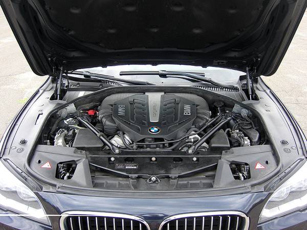 ► 2014 BMW 750ix M SPORT - AWD, NAVI, SUNROOF, HTD LEATHER, 19"... for sale in East Windsor, MA – photo 9