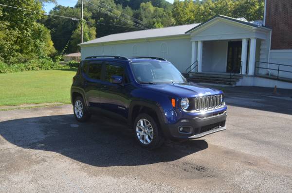 2018 JEEP RENEGADE LATITUDE 4X4 AUTO ONLY 14000 MILES HEATED SEATS for sale in Mc Kee, KY – photo 2