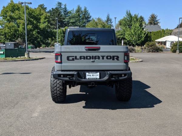 2021 Jeep Gladiator 4x4 4WD Truck SUV AMW 6 4L HEMI Crew Cab - cars for sale in Portland, OR – photo 5