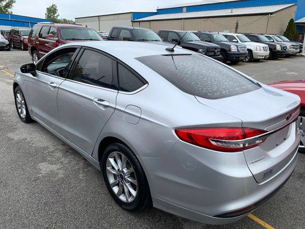 2017 Ford Fusion SE - Guaranteed Approval-Drive Away Today! for sale in Oregon, OH – photo 4