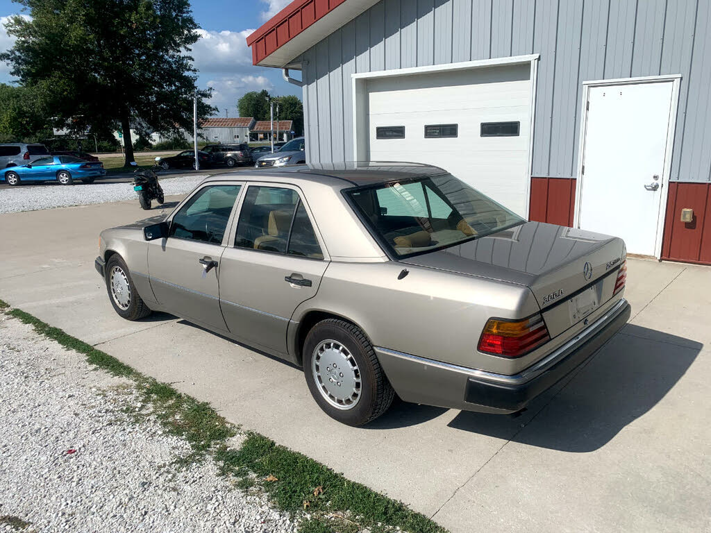 1991 Mercedes-Benz 300-Class 4 Dr 300D Turbodiesel Sedan for sale in Macomb, IL – photo 8