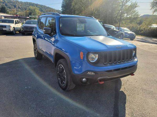 2015 Jeep Renegade Trailhawk 4x4 4dr SUV EVERYONE IS APPROVED! for sale in Vandergrift, PA