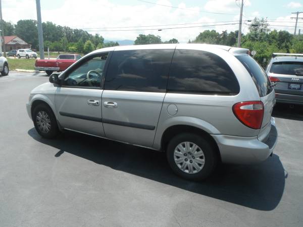 2006 Chrysler Town & Country - - by dealer - vehicle for sale in Maryville, TN – photo 4