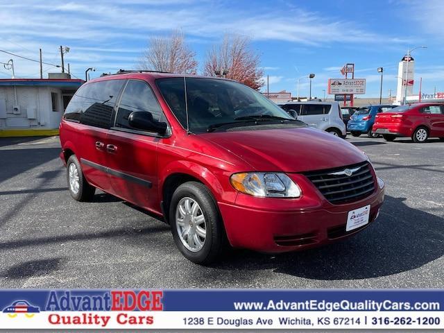 2005 Chrysler Town & Country for sale in Wichita, KS