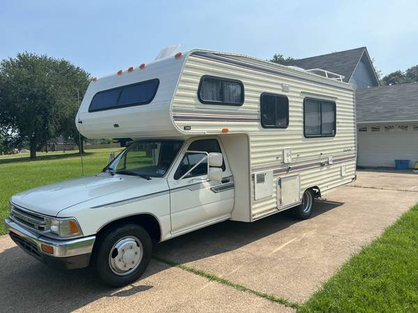 1989 Toyota Dolphin RV for sale in Tyler, TX – photo 2