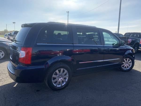2013 CHRYSLER TOWN & COUNTRY TOURING - cars & trucks - by dealer -... for sale in Chenoa, IL – photo 10