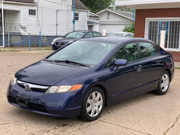 2008 HONDA CIVIC LX SEDAN AUTO CLEAN CARFAX!!! for sale in Cleveland, OH – photo 3
