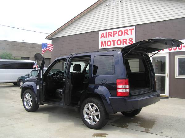 ***2012 JEEP LIBERTY LATITUDE 4X4 (ONE OWNER) *** for sale in Vandalia, OH – photo 7