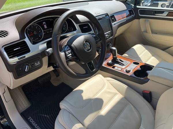 WOW!!! ONE OWNER 2011 VOLKSWAGEN TOUAREG TDI LUXURY for sale in Sherrills Ford, TN – photo 6