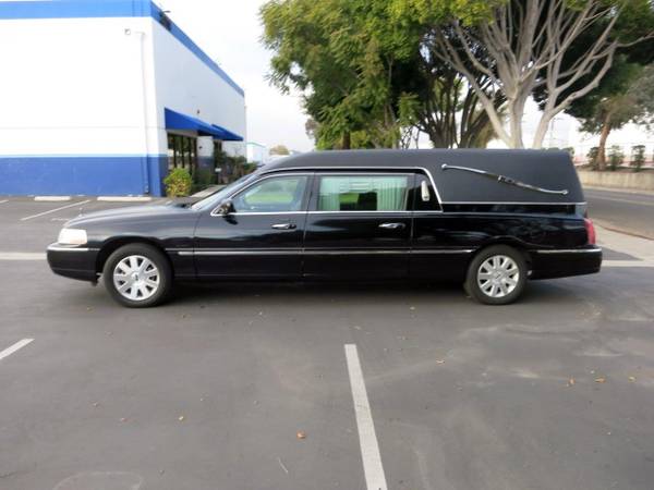 2004 Lincoln Krystal Town Car Hearse - - by dealer for sale in Carson, CA – photo 5