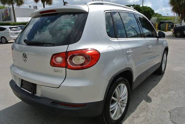2010 Volkswagen Tiguan (crv rav4 equinox escape rogue encore journey... for sale in Miami, FL – photo 5