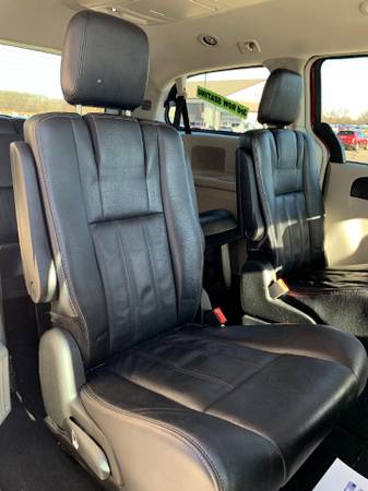 2013 Chrysler Town & Country 4dr Wgn Touring - cars & trucks - by... for sale in Chesaning, MI – photo 10