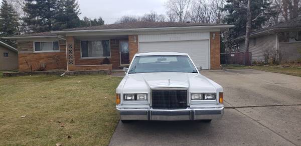 1989 Lincoln Town Car - cars & trucks - by owner - vehicle... for sale in Warren, MI – photo 3
