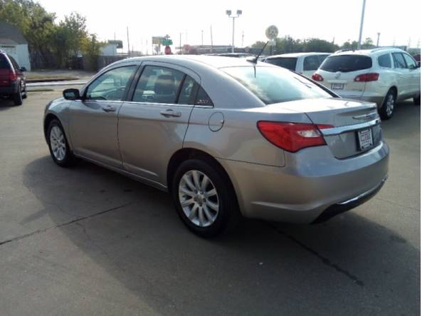 2013 Chrysler 200 4dr Sdn Touring 4500 Cash Cash / Finance for sale in Fort Worth, TX – photo 4