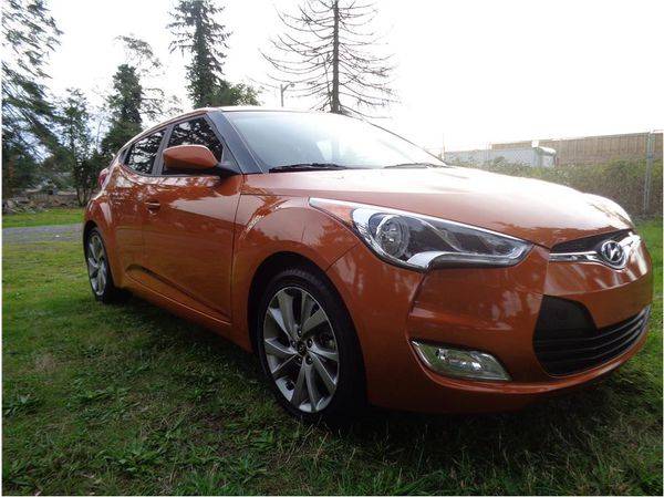 2017 Hyundai Veloster Value Edition Coupe 3D FREE CARFAX ON EVERY... for sale in Lynnwood, WA – photo 2