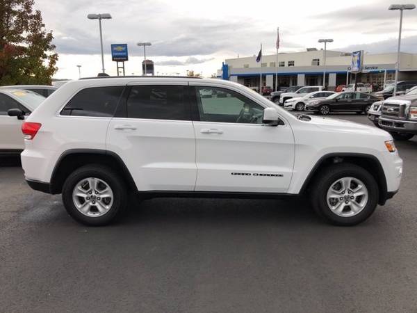 2017 Jeep Grand Cherokee Laredo hatchback Bright White Clearcoat -... for sale in Post Falls, WA – photo 5