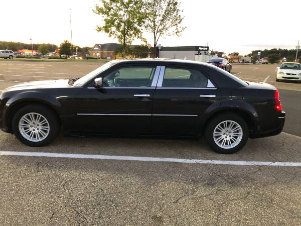 2010 CHRYSLER 300 for sale in Richland, MS