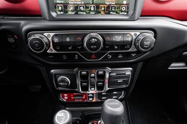 Jeep Gladiator 4x4 Leather Bluetooth Navigation Low Miles We Finance! for sale in Wilmington, NC – photo 17