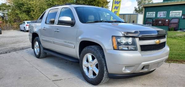 2007 Chevrolet Avalanche LT 4x4 5.3L V8 Loaded! ONLY 107k MILES! for sale in Savannah, MO