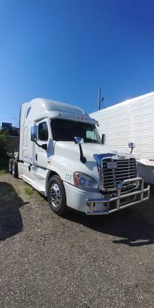 2015 Freightliner Cascadia Evolution for sale in Alsip, IL – photo 2