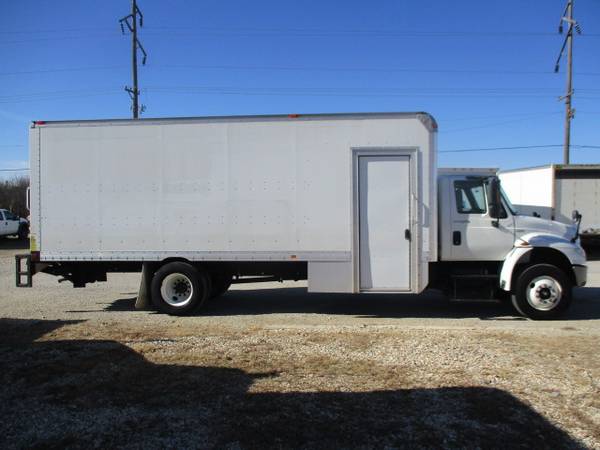 2013 International Durastar 4300 24' Box Truck - Non CDL - cars &... for sale in Kansas City, MO – photo 4