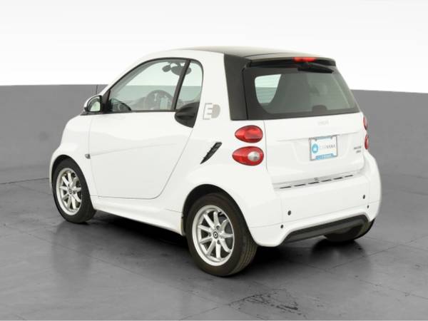2016 smart fortwo electric drive Hatchback Coupe 2D coupe White - -... for sale in Hartford, CT – photo 7