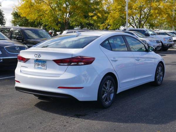 2018 Hyundai Elantra SEL for sale in Walser Experienced Autos Burnsville, MN – photo 3