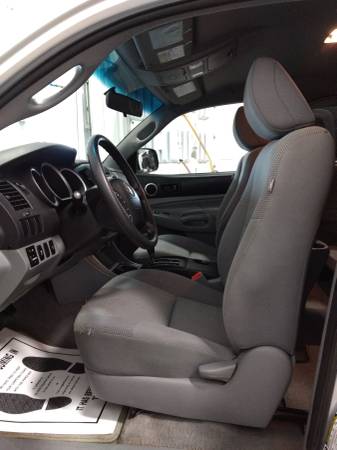2011 TOYOTA TACOMA V6 4X4 23K MILES, 1 OWNER CLEAN - SEE PICS for sale in Gladstone, MI – photo 9