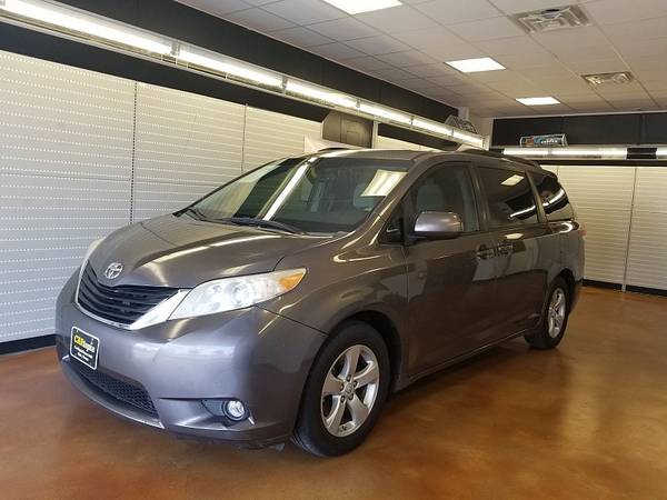 2012 Toyota Sienna 4d Wagon LE V6 w/Auto Access Seat CALL FOR DETAILS for sale in Kyle, TX – photo 2