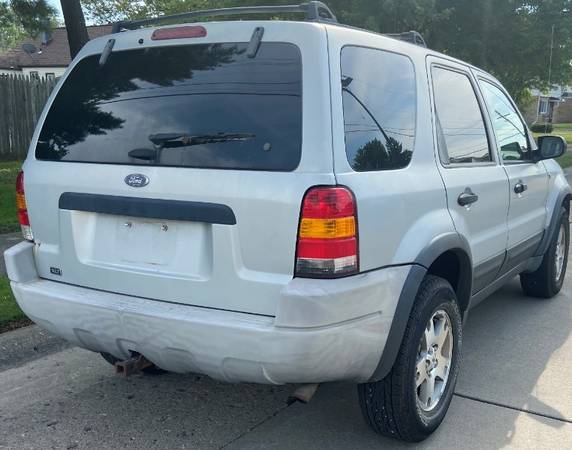 2002 Ford Escape XLT Choice 4WD - cars & trucks - by dealer -... for sale in Eastpointe, MI – photo 5