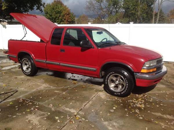 1998 CHEVY S-10 PICKUP for sale in New Franklin, OH