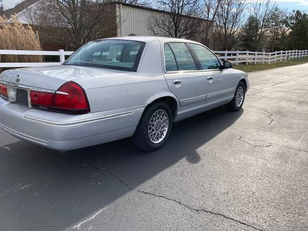 2002 Mercury Grand Marquis GS - - by dealer - vehicle for sale in Milford, OH – photo 4