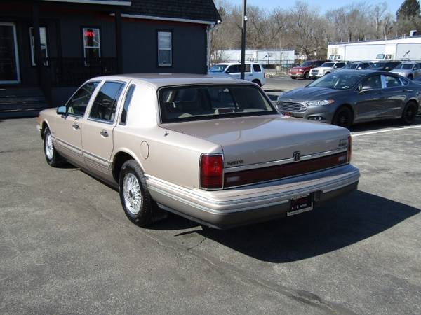 1993 Lincoln Town Car Signature for sale in Indianapolis, IN – photo 5