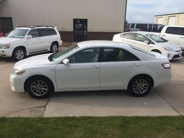 2011 TOYOTA CAMRY HYBRID Leather NICE - Save Big on Gas - 114mo_0dn for sale in Frederick, CO – photo 6
