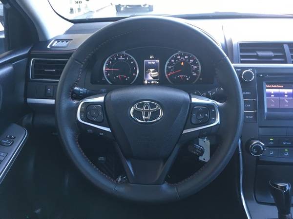 2017 Toyota Camry SE WITH HEATED DOOR MIRRORS AND BACKUP CAMERA #52901 for sale in Grants Pass, OR – photo 11