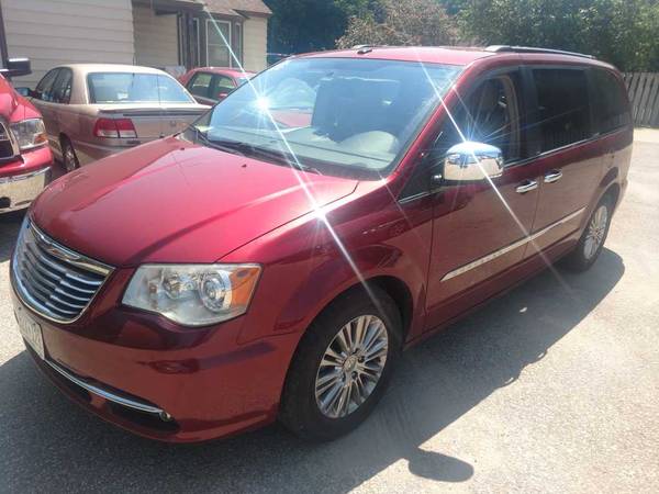 Week Sale- 2011 Chrysler Town and Country Limited 109k for sale in Rochester, MN