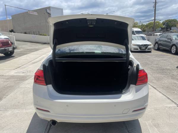 2017 BMW 3-Series 320i Sedan - 19, 500 - - by dealer for sale in Honolulu, HI – photo 16