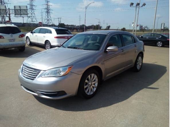 2013 Chrysler 200 4dr Sdn Touring 4500 Cash Cash / Finance for sale in Fort Worth, TX – photo 3