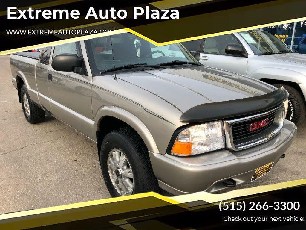 2002 GMC Sonoma SLS Ext Cab 4WD for sale in Des Moines, IA