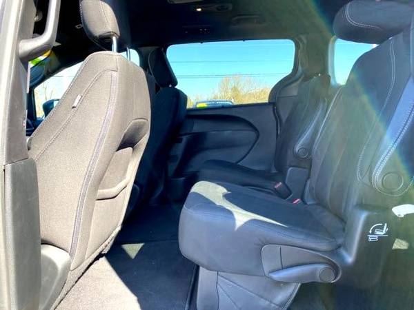 2019 Chrysler Pacifica Touring Plus FWD van Dk Blue for sale in Oxford, MS – photo 24