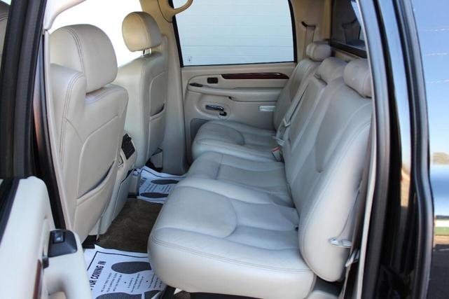 2003 Cadillac Escalade EXT Base for sale in Fitchburg, WI – photo 21