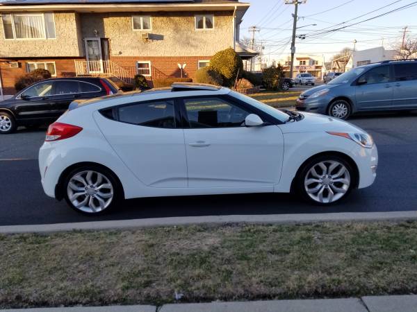 2013 Hyundai Veloster limited loaded auto 99k low miles Clean Title for sale in Valley Stream, NY – photo 4