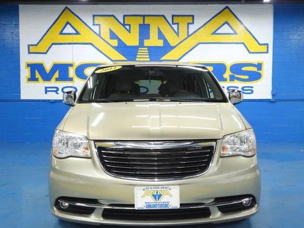 2011 CHRYSLER TOWN&COUNTRY TOURING L,PRICED TO SELL TODAY-STOP BY NOW for sale in Detroit, MI – photo 3