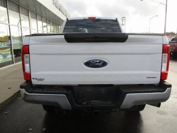 2017 Ford F250 F250 F 250 F-250 truck XL - Ford Oxford White for sale in Green Bay, WI – photo 5