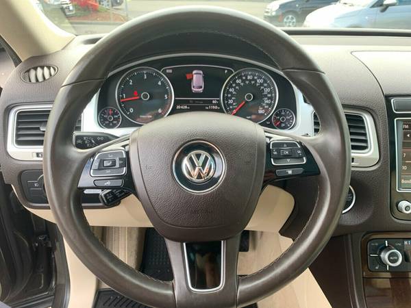 2015 *Volkswagen* *Touareg* *4dr TDI Lux* Black Oak for sale in Kent, WA – photo 16