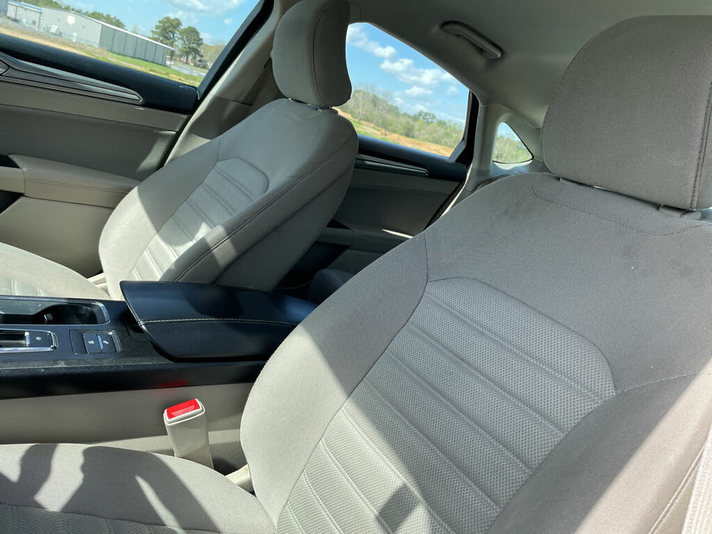 2019 Ford Fusion Hybrid SE FWD for sale in Albertville, AL – photo 4