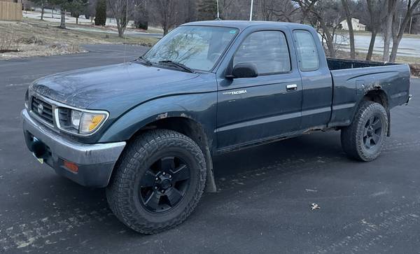 1995 Toyota Tacoma for sale in Des Moines, IA