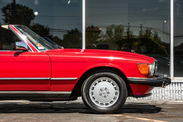1989 MERCEDES-BENZ 560SL Convertible Only 31, 000 Miles! - cars & for sale in Smithfield, RI – photo 12
